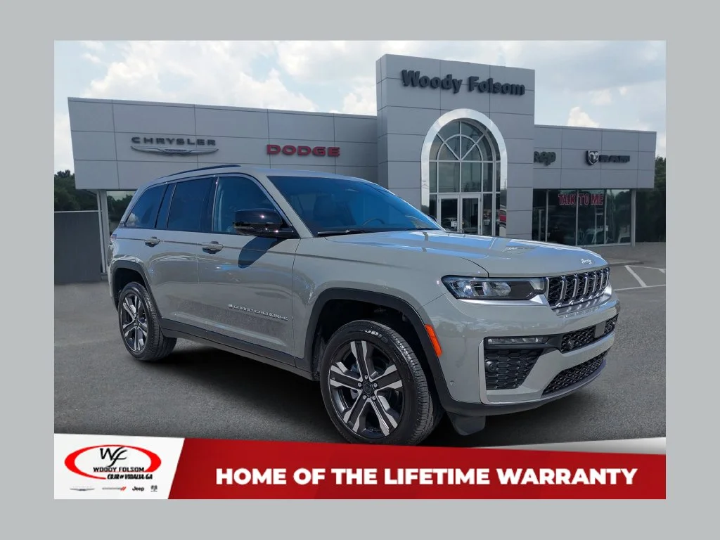New 2027 Sting-Gray Clear-Coat Paint Jeep  image 1