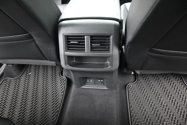 Used 2021 White Volkswagen 2.0T SE w/Technology image 24