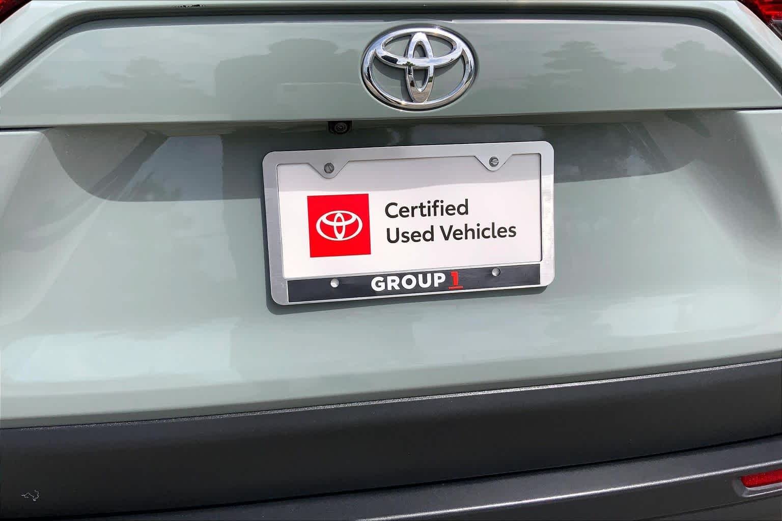 Used 2023 Lunar Rock Toyota XLE Premium image 10