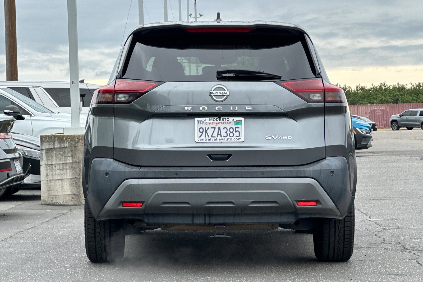 Used 2021 Gun Metallic Nissan SV image 5
