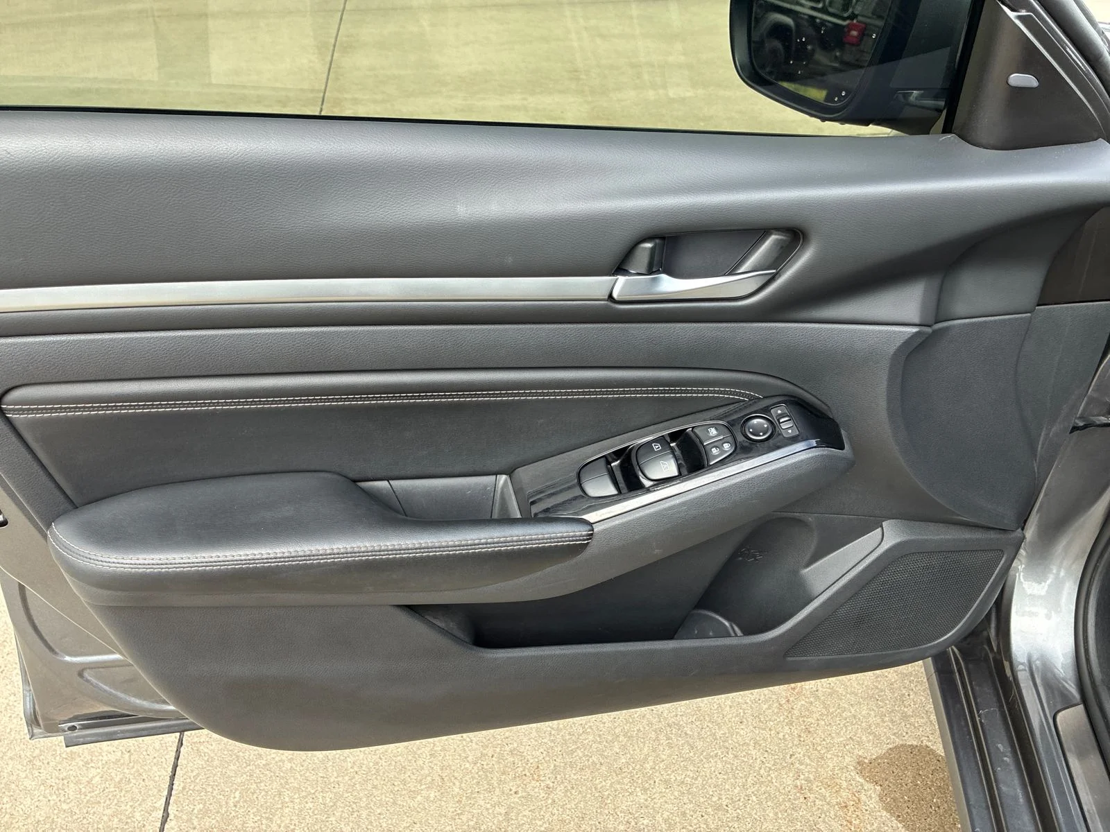 Used 2022 Gray Nissan 2.5 SL image 19