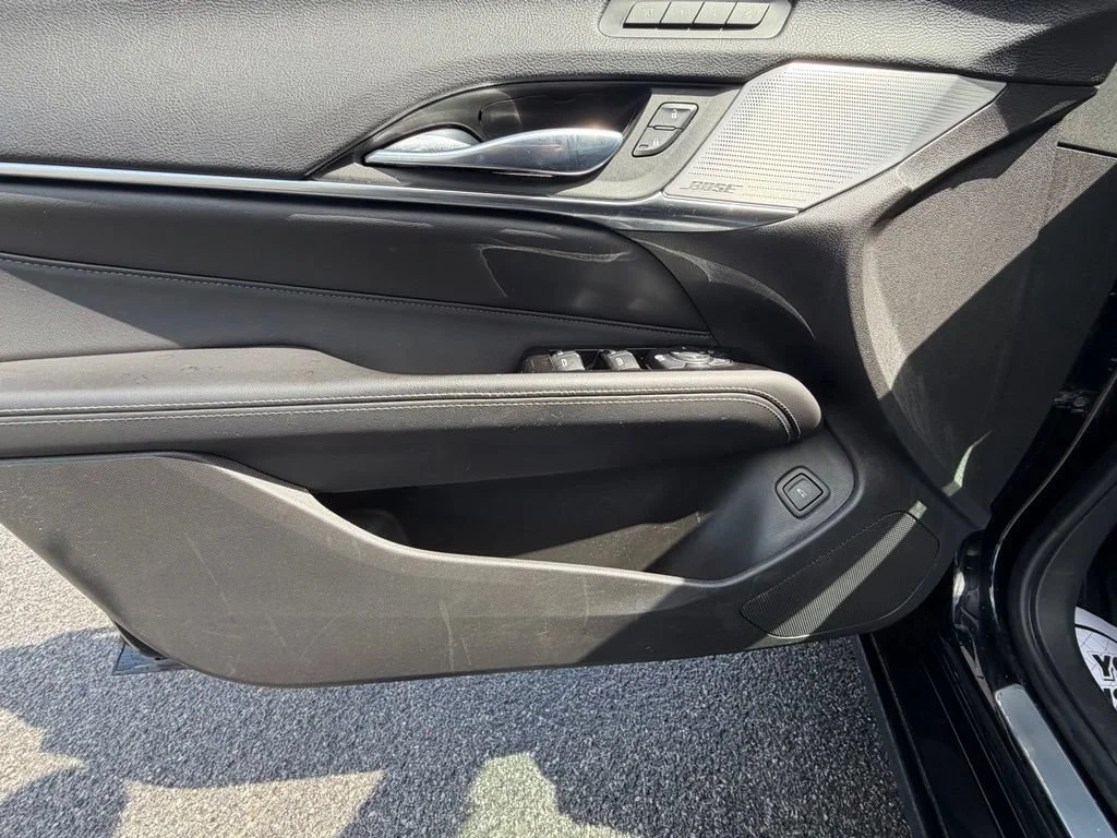 Used 2020 BLACK RAVEN Cadillac Premium Luxury image 18