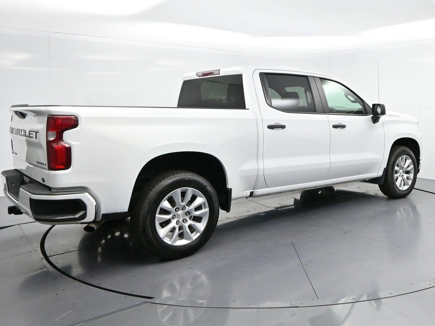 Used 2022 Summit White Chevrolet Custom image 7