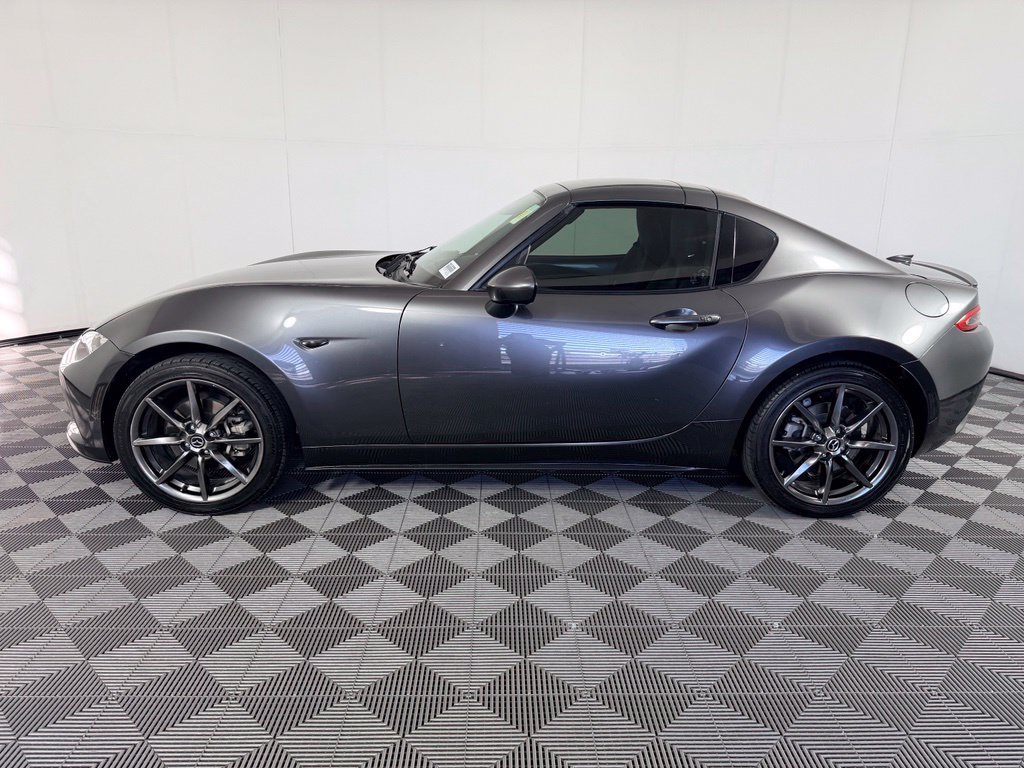 Used 2017 Red Mazda Grand Touring image 16