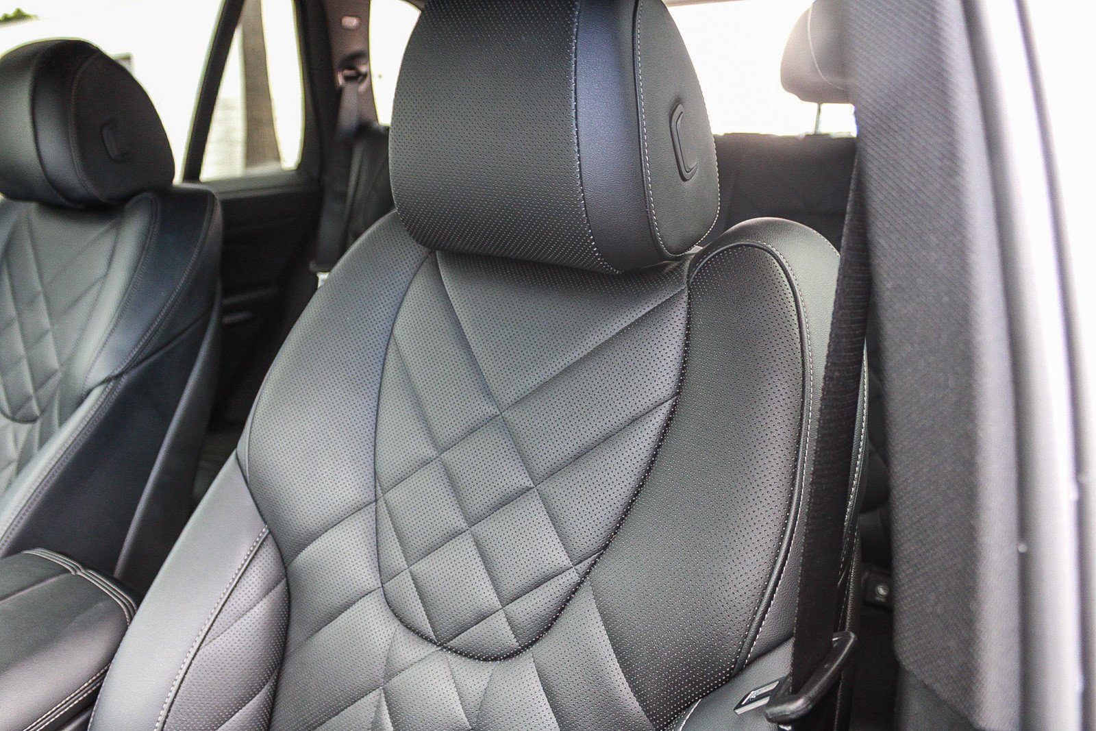 Used 2023 Manhattan Green Metallic BMW sDrive40i image 26