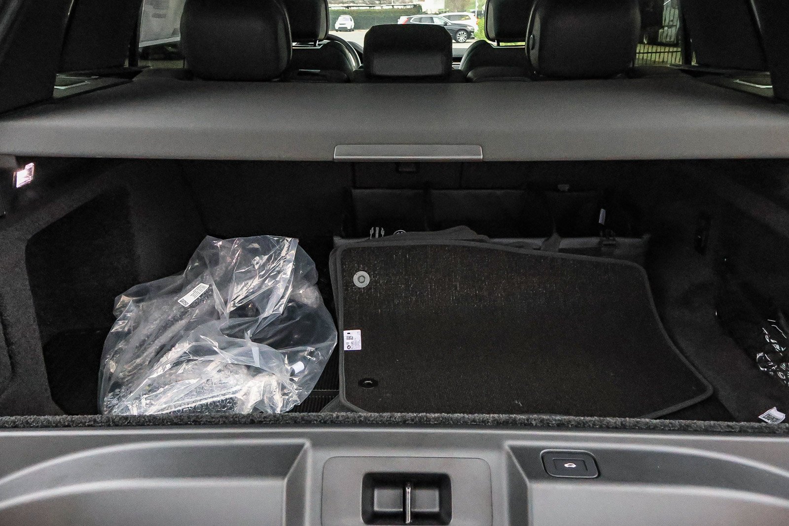 2026 Land Rover Range Rover SE - Photo 26