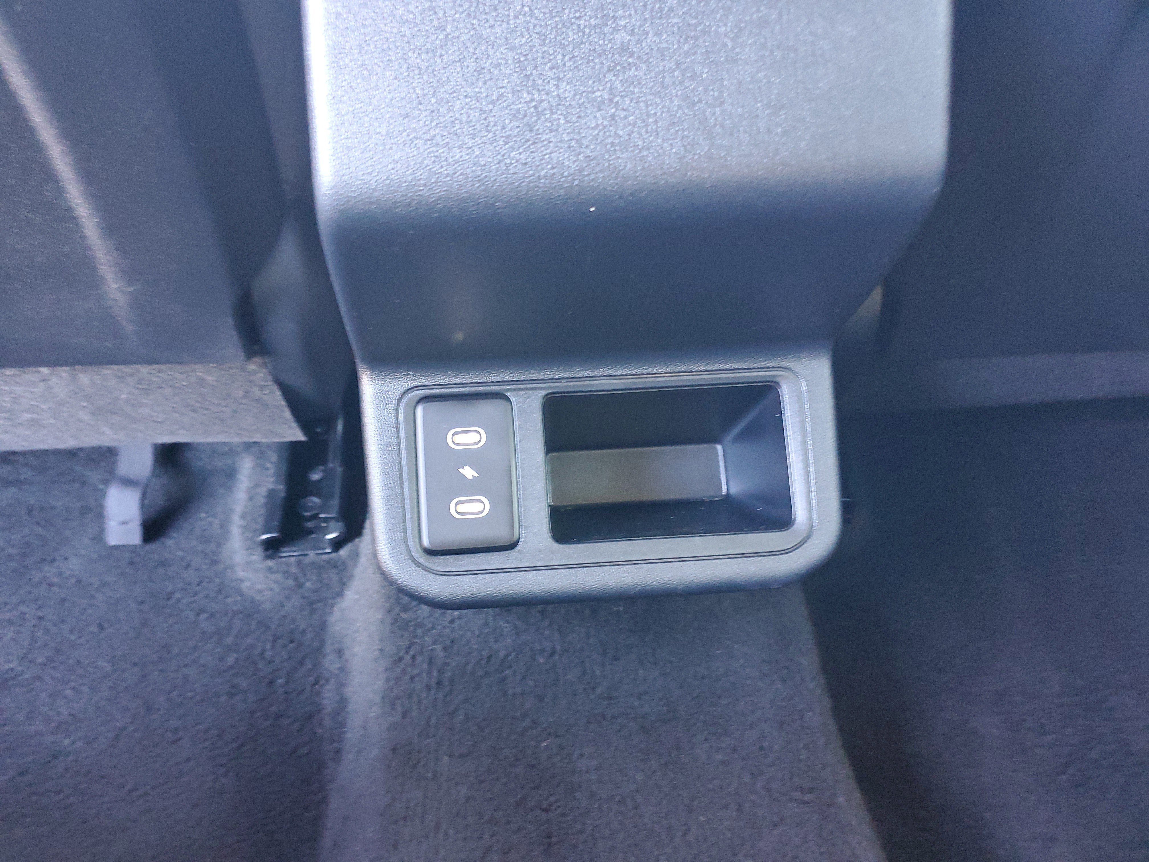 Used 2025 White Kia LXS image 16