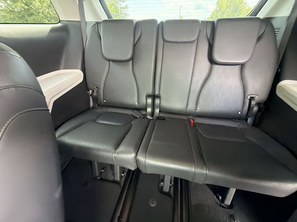 Used 2024 Black Kia LX image 28