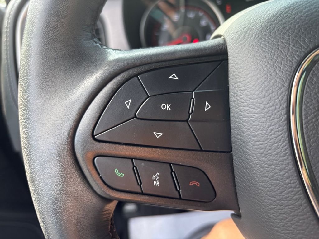 Used 2022 Gray Dodge SXT image 29