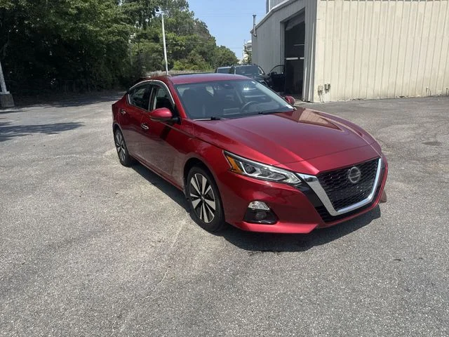 Used 2020 Red Nissan 2.5 SV image 3