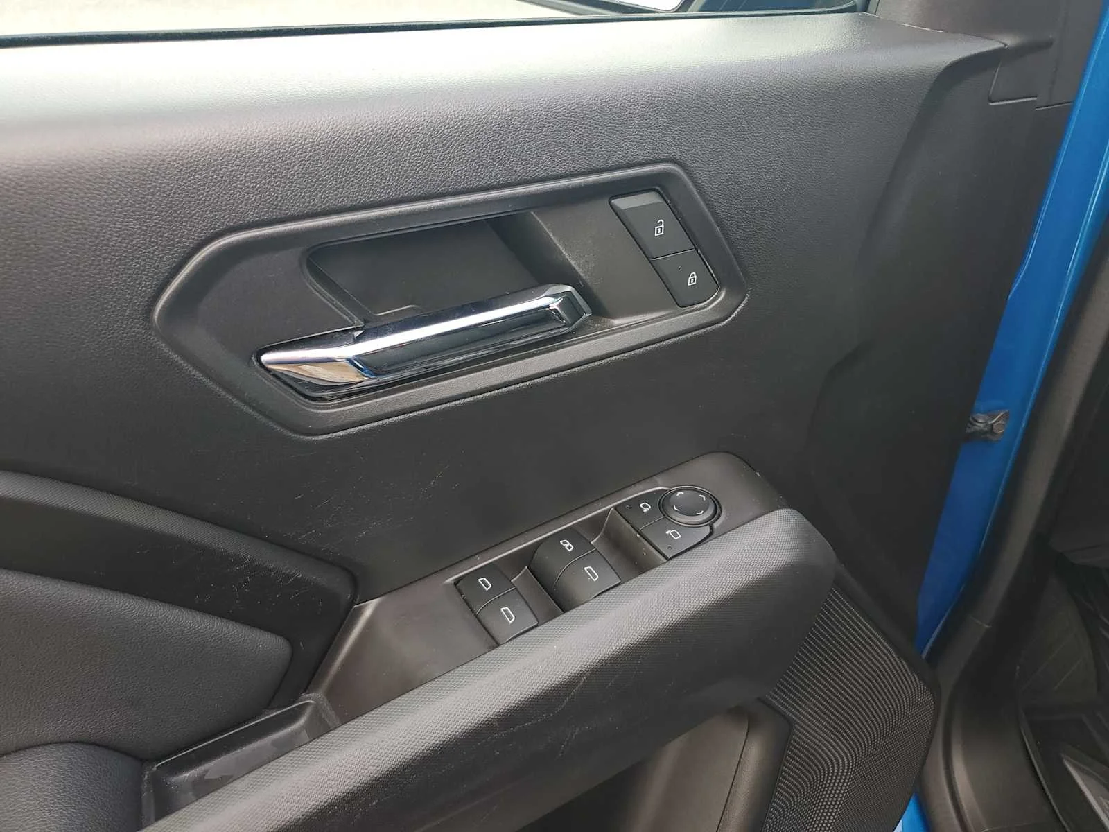 Used 2023 GLACIER BLUE METALLIC Chevrolet 2WD LT image 22