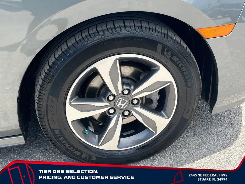 Used 2018 Green Honda Touring image 22
