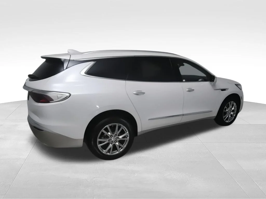 Used 2023 White Buick Essence image 10