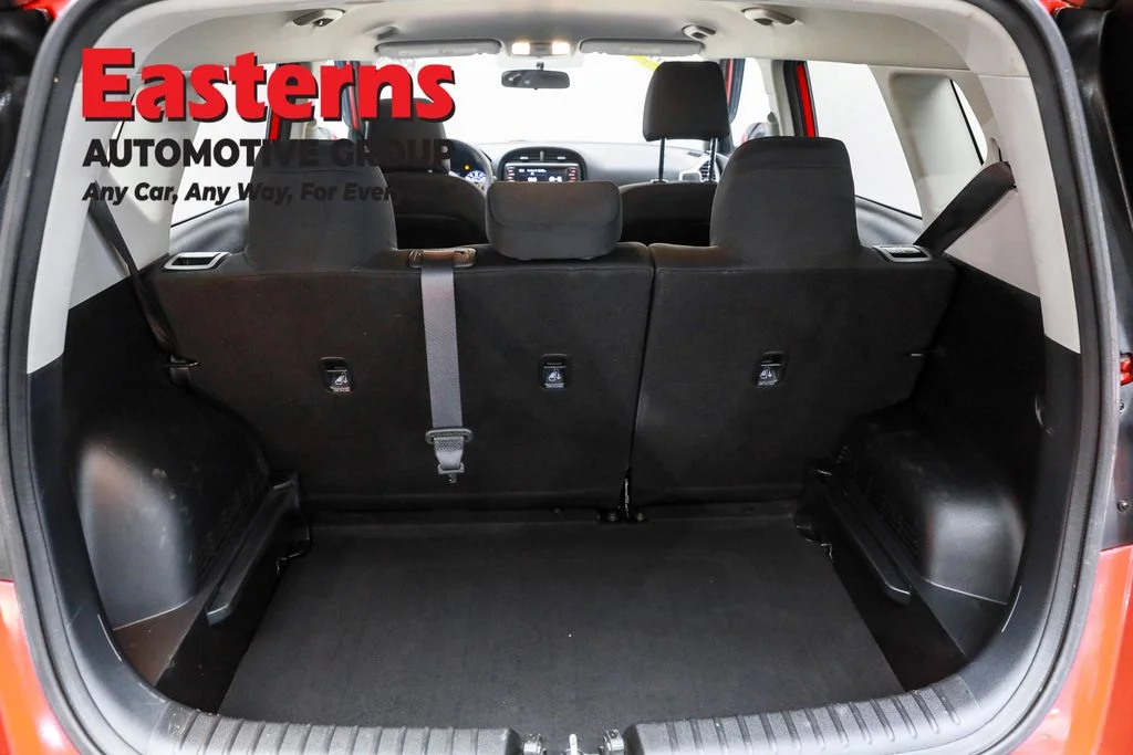 Used 2022 Red Kia LX image 9