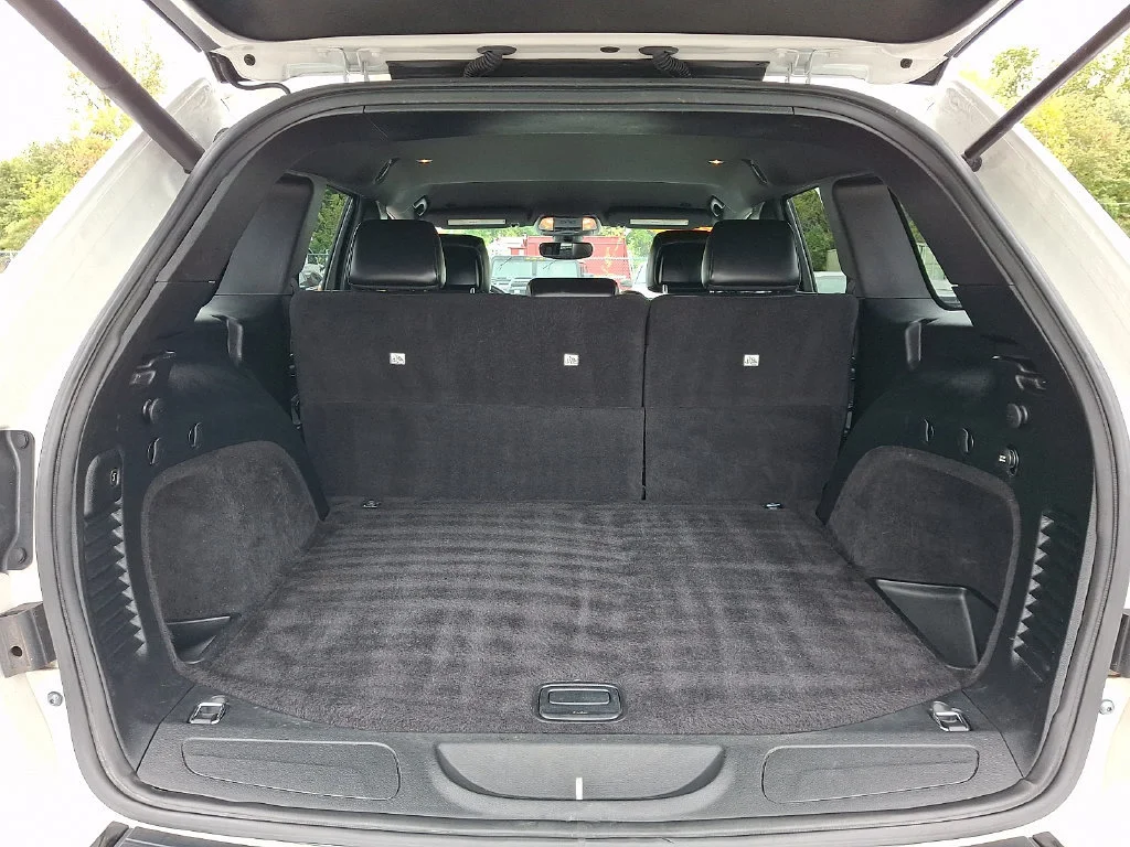 Used 2018 Bright White Clearcoat Jeep Altitude image 31