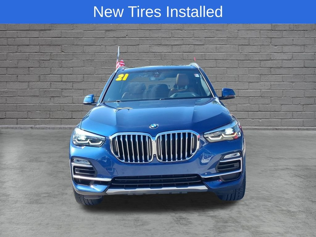 Used 2021 Blue BMW sDrive40i image 2