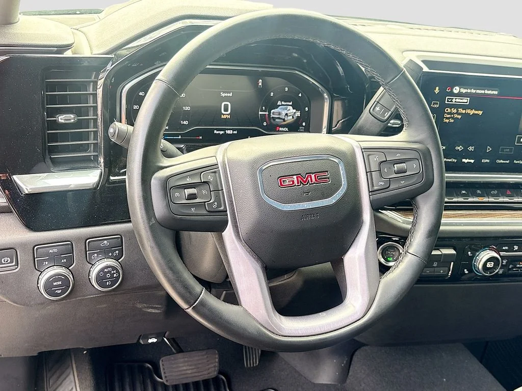 Used 2025 Onyx Black GMC Elevation image 11