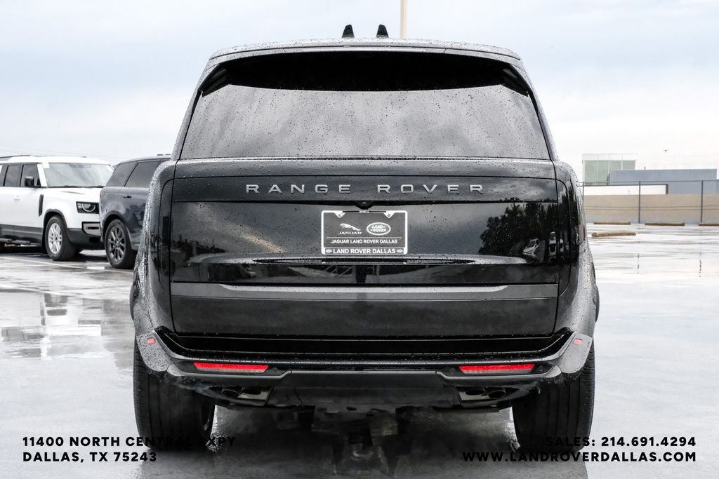 Used 2025 Black Land Rover SE image 9