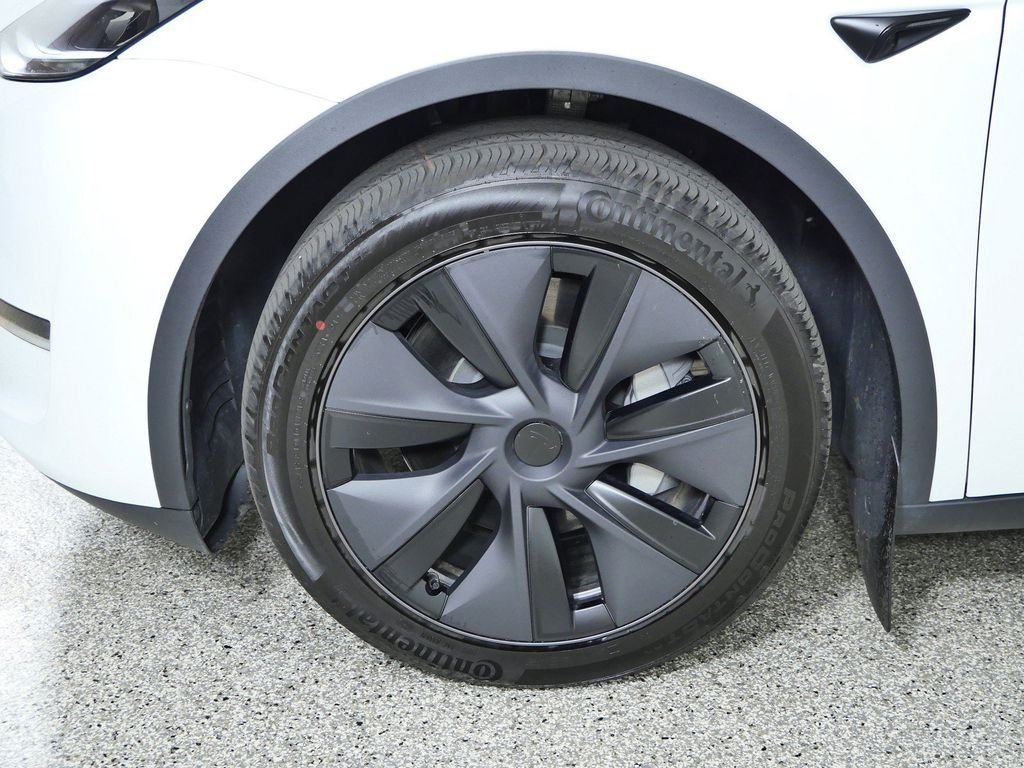 Used 2025  Tesla Long Range image 18