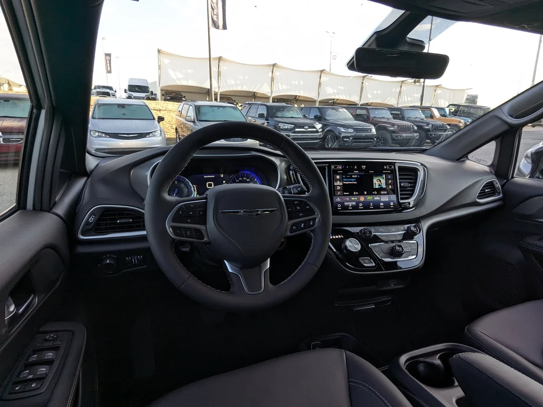 New 2026 Silver Chrysler SXT - - FWD - Stow n Go Seats - Power Sliding Doors - 10.1 Touchscreen - Heated Seats & More! image 24