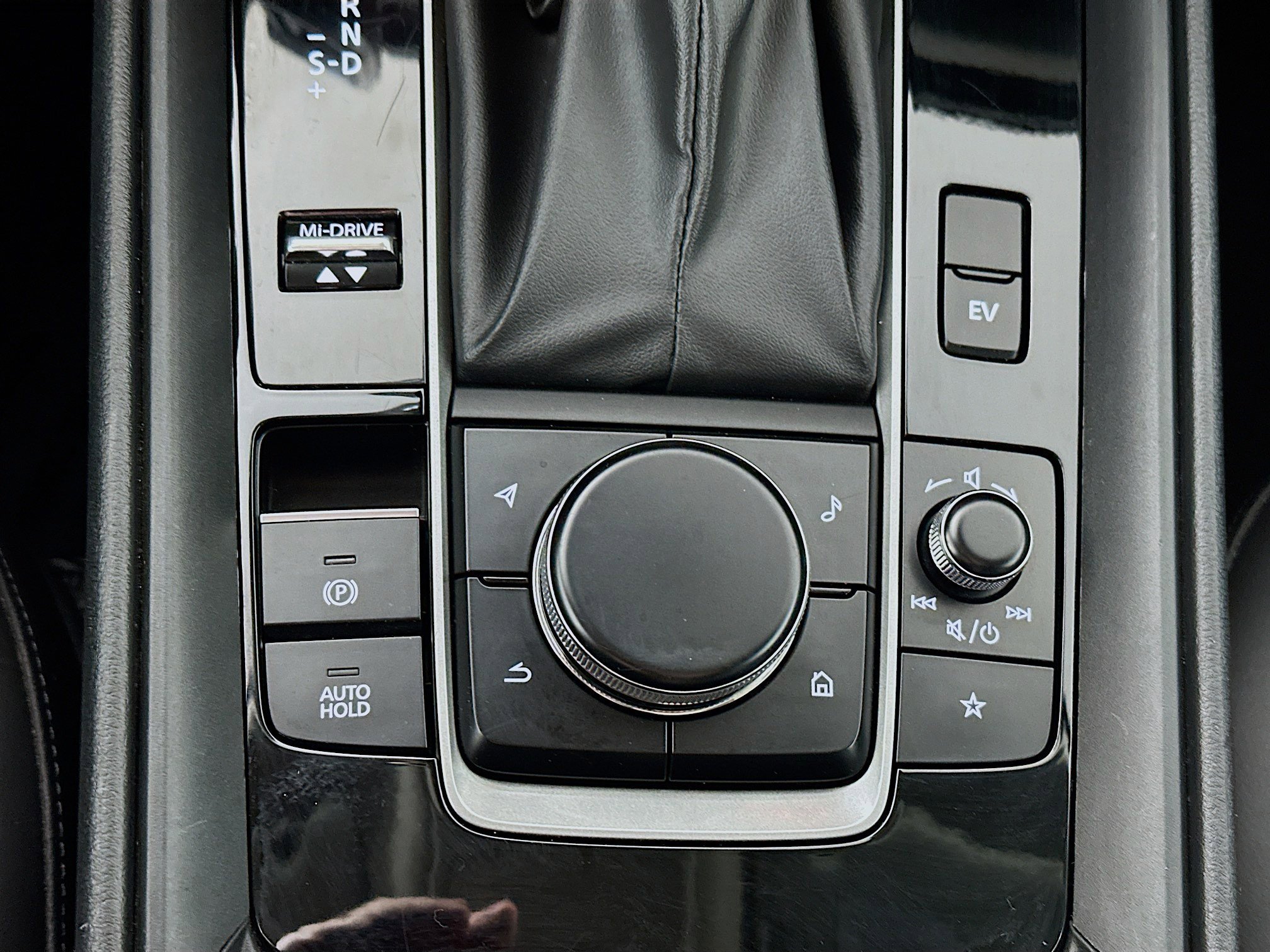 Used 2025 Polymetal Gray Metallic Mazda Premium Package image 20