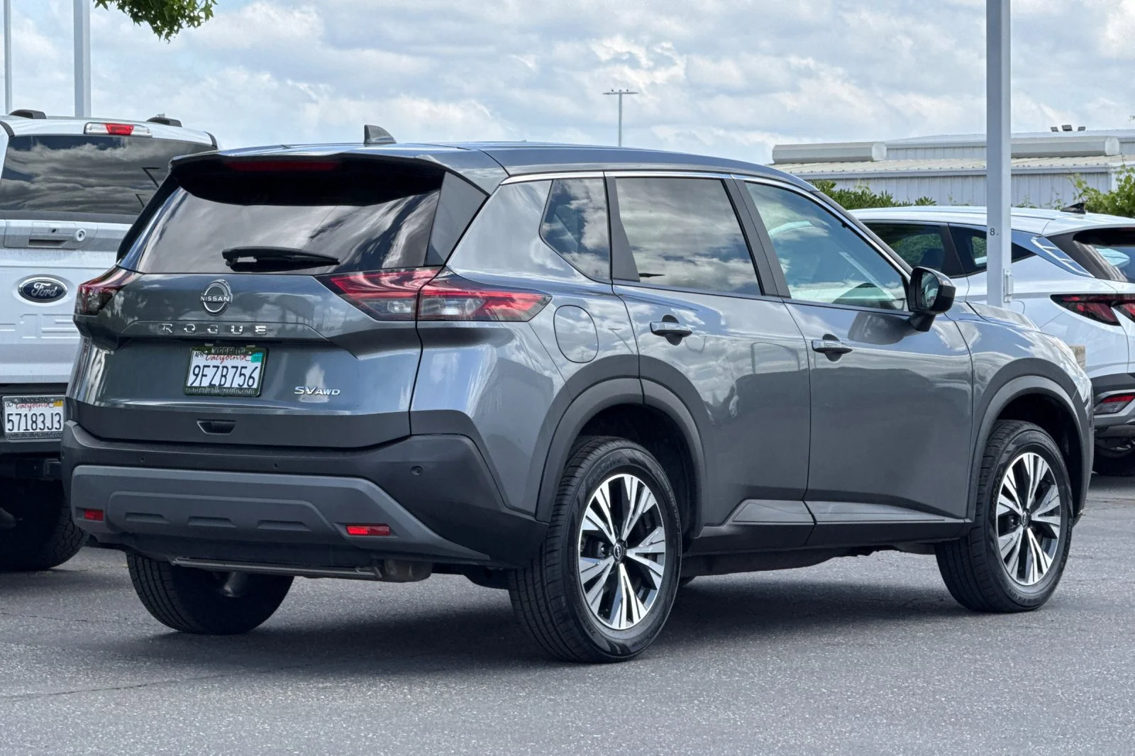Used 2023 Gun Metallic Nissan SV image 4