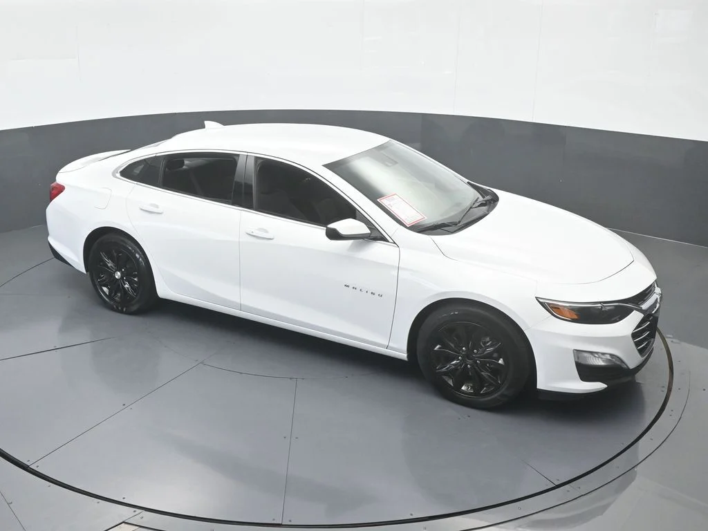 Used 2024 Summit White Chevrolet LT image 49