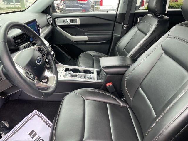 Used 2024 Gray Metallic Ford XLT image 19