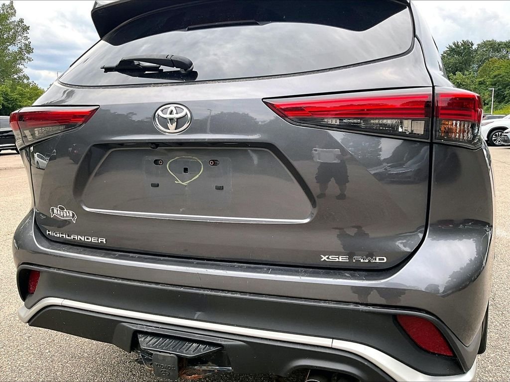 Used 2022 Gray Toyota XSE image 10