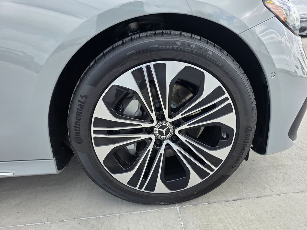New 2026 MANUFAKTUR Alpine Grey Mercedes-Benz E 350 image 9