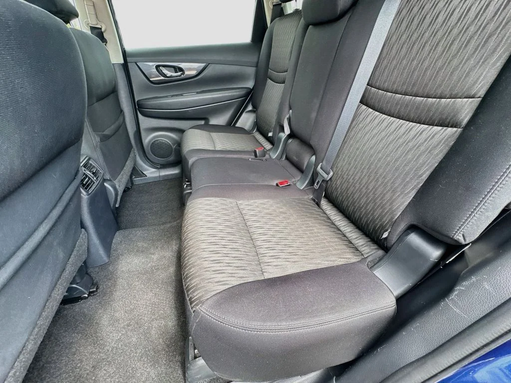 Used 2017 Blue Nissan SV image 28