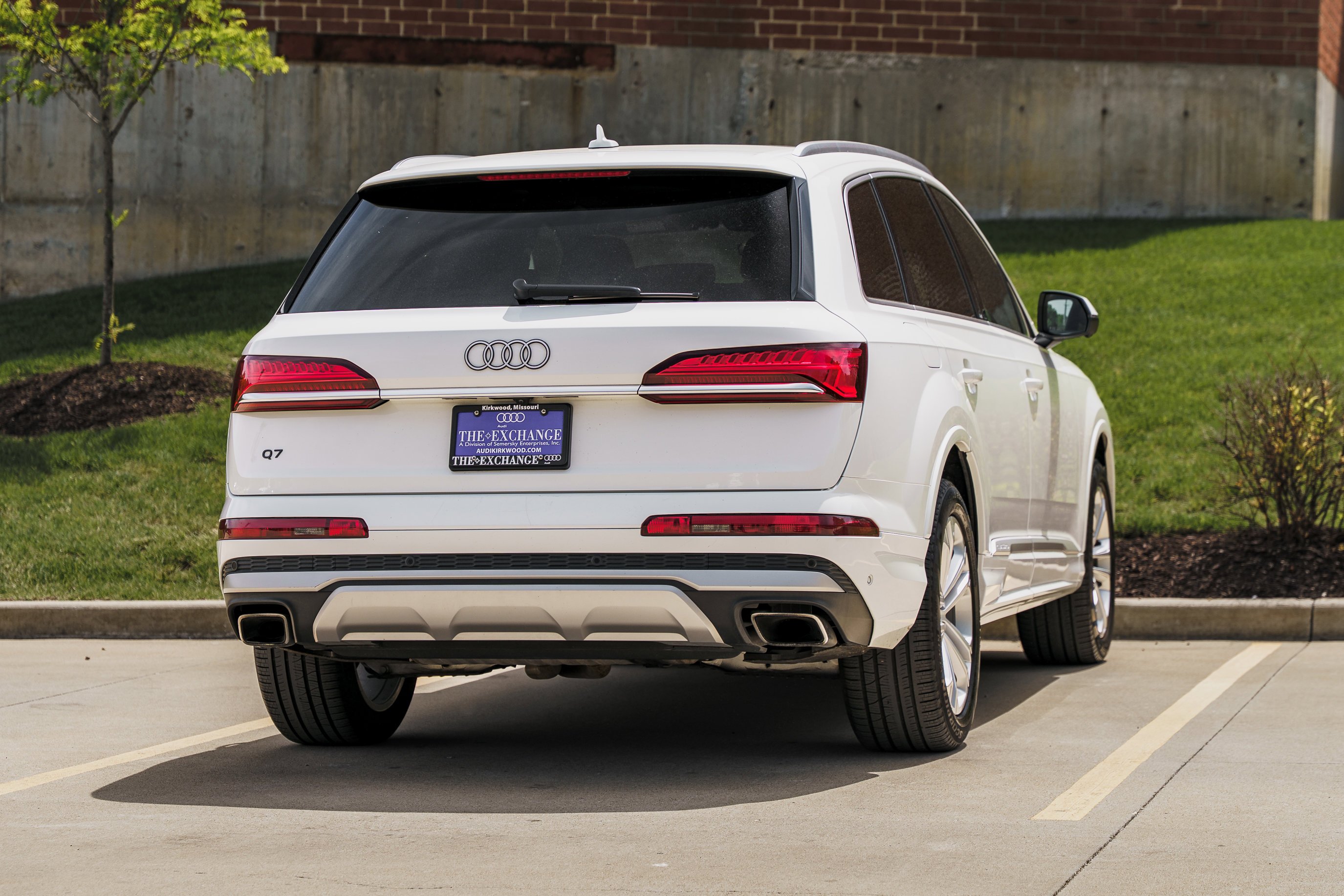 Used 2025 Carrara White Audi Premium Plus image 4