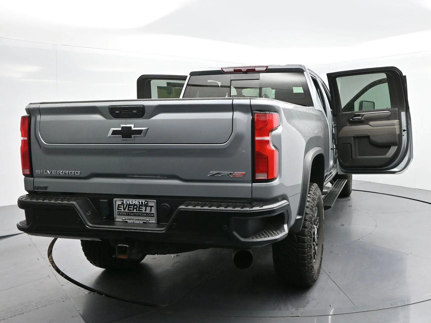 Used 2024 Sterling Gray Metallic Chevrolet ZR2 image 43