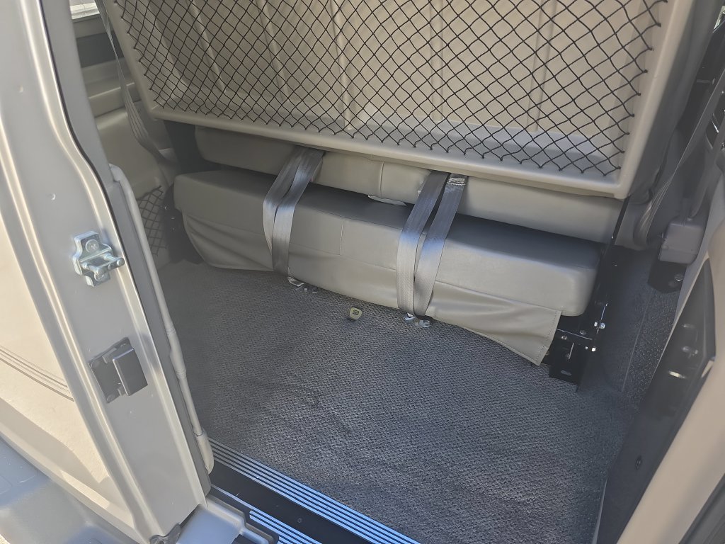 Used 2009 Silver Chevrolet Upfitter image 9
