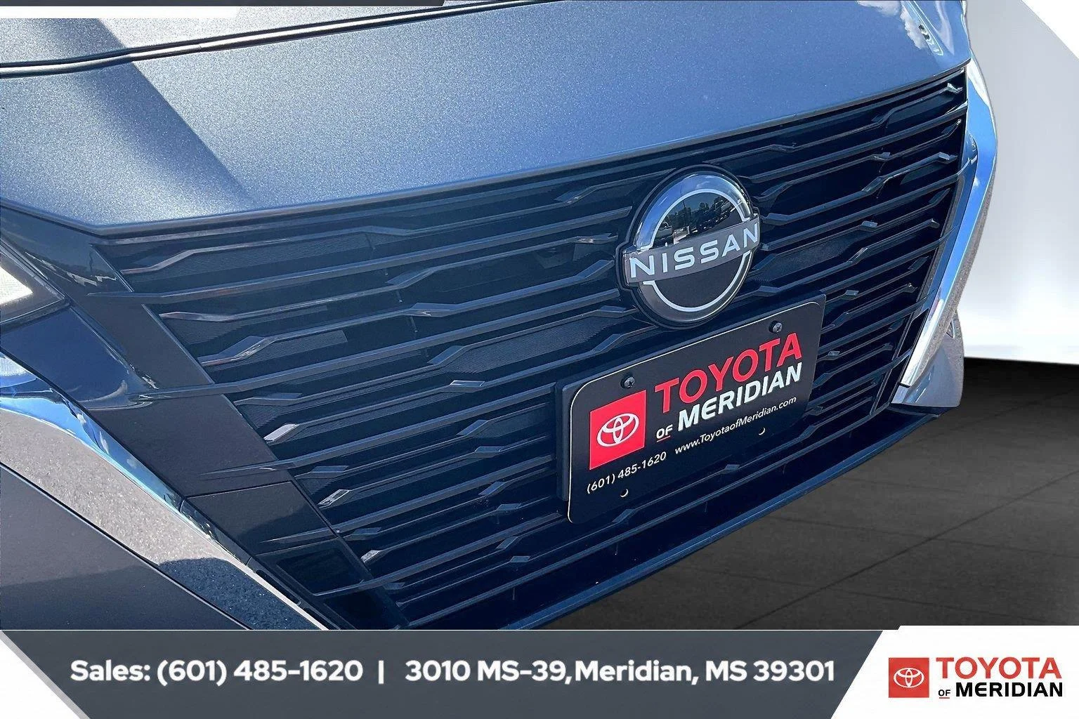Used 2025 Gun Metallic Nissan SV image 21