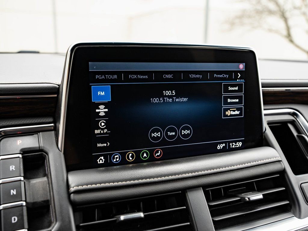 Used 2021 Iridescent Pearl Tricoat Chevrolet Premier image 34
