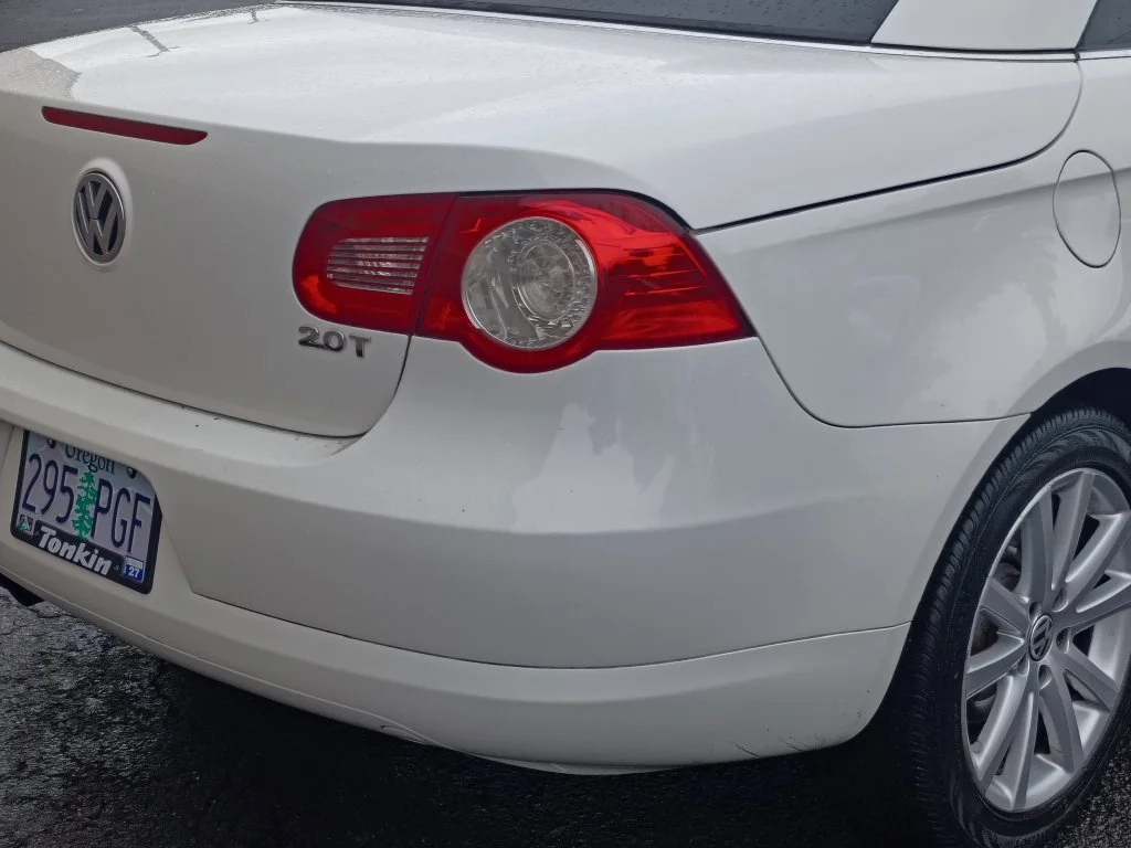 Used 2009 Candy White Volkswagen Komfort Edition image 5