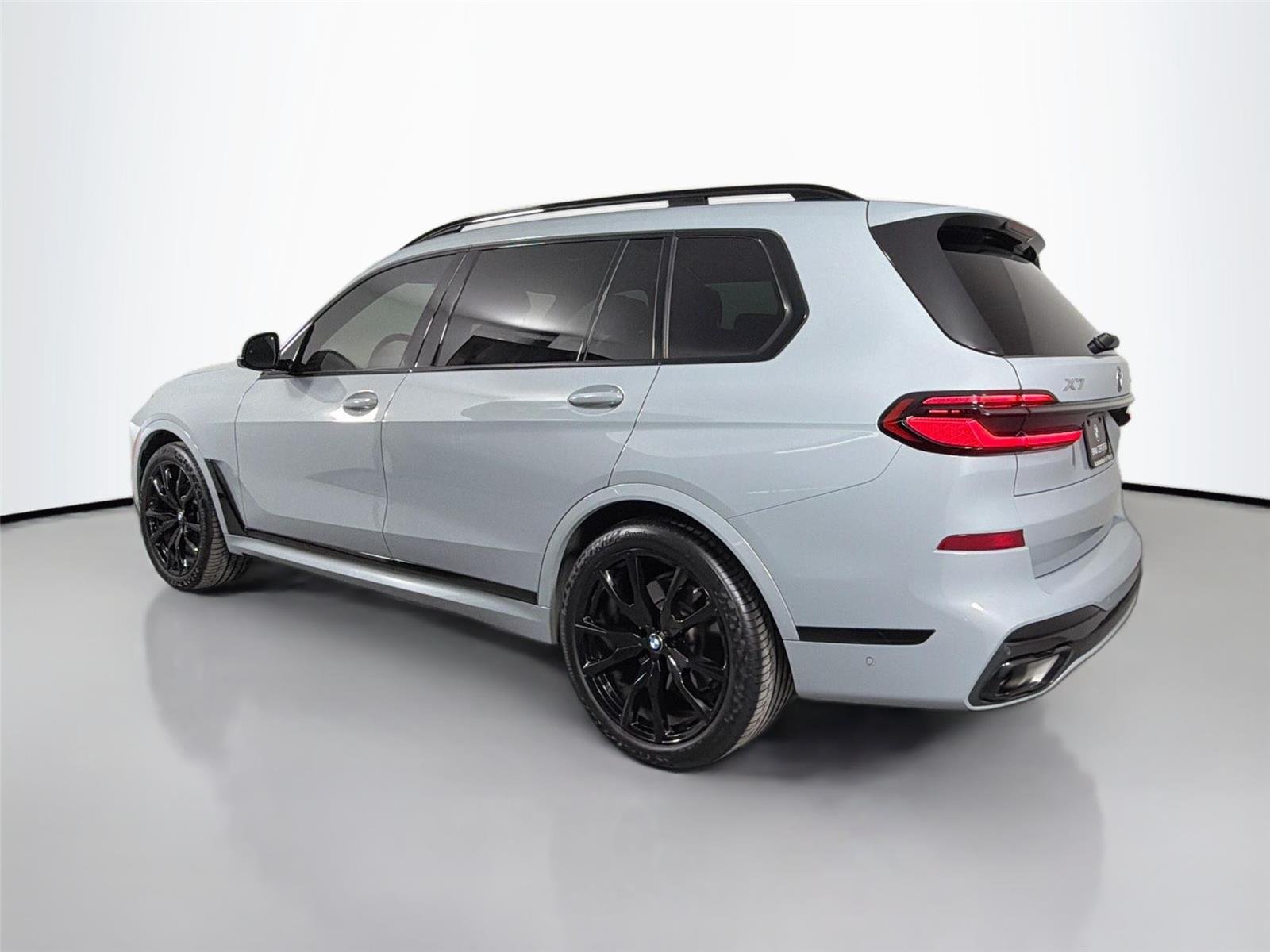 Certified Used 2026 Brooklyn Grey Metallic BMW xDrive40i image 7