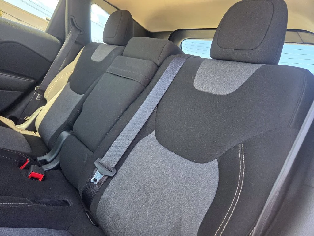 Used 2018 Gray Jeep Latitude image 24