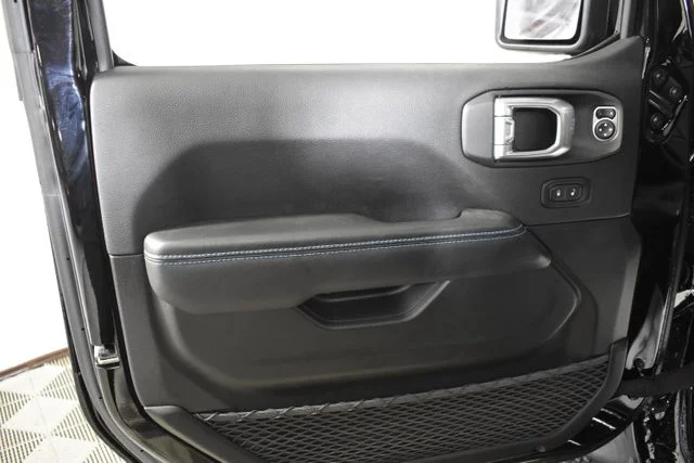 Used 2024 Black Jeep High Altitude 4xe image 7