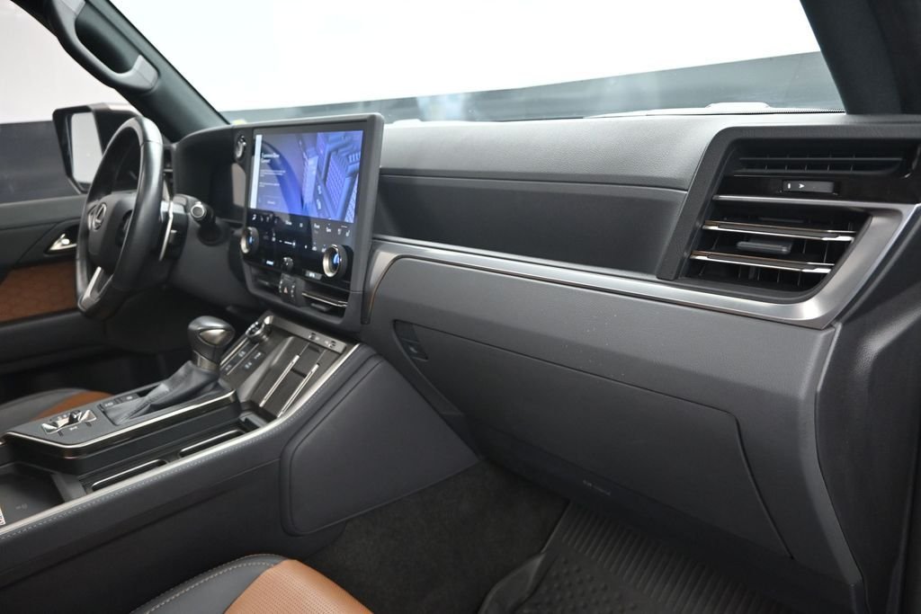 2024 Lexus GX Luxury - Photo 24