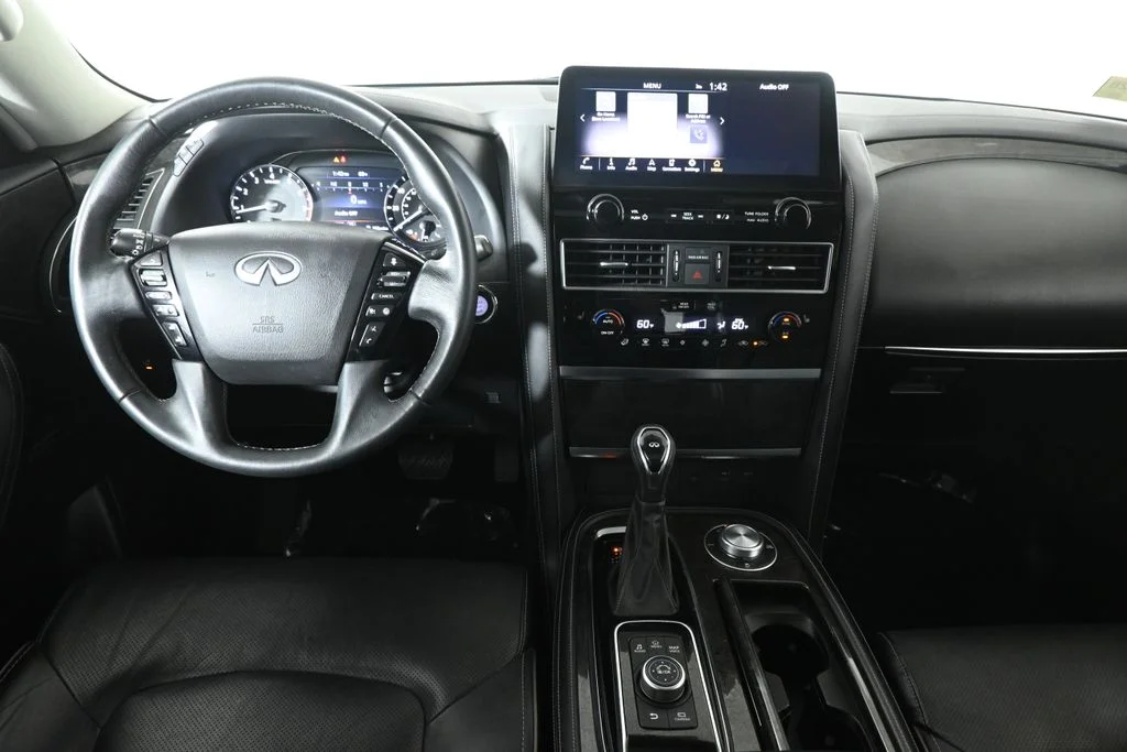 Certified Used 2023 White INFINITI LUXE image 17