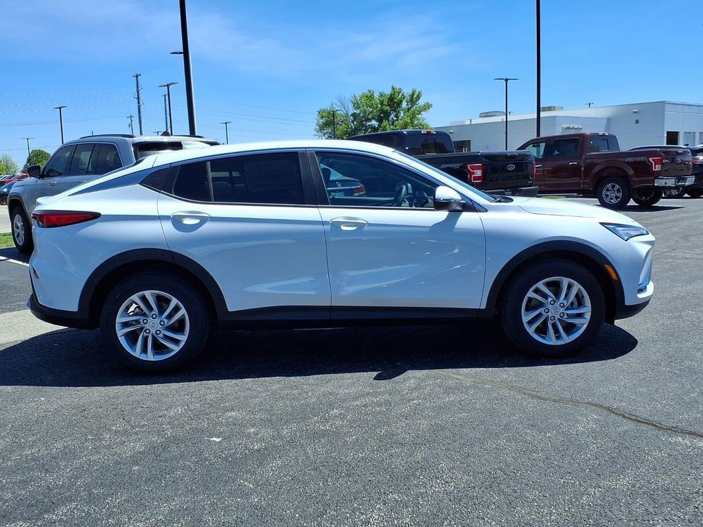 New 2026 Summit White Buick Preferred image 18