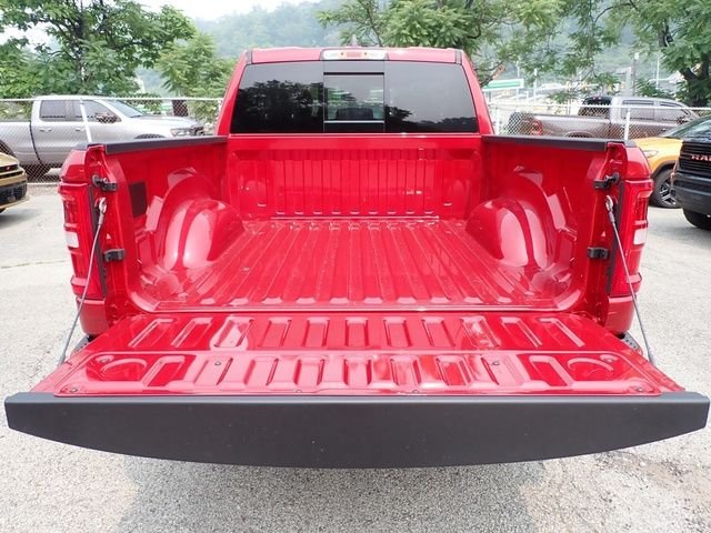 New 2026 Molten Red Pearl-Coat Exterior Paint RAM Big Horn/Lone Star image 7