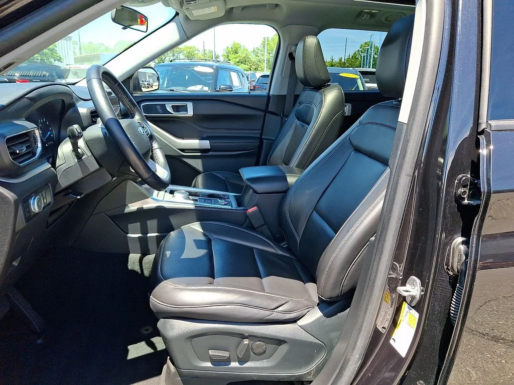 Certified Used 2021 Black Metallic Ford XLT image 14