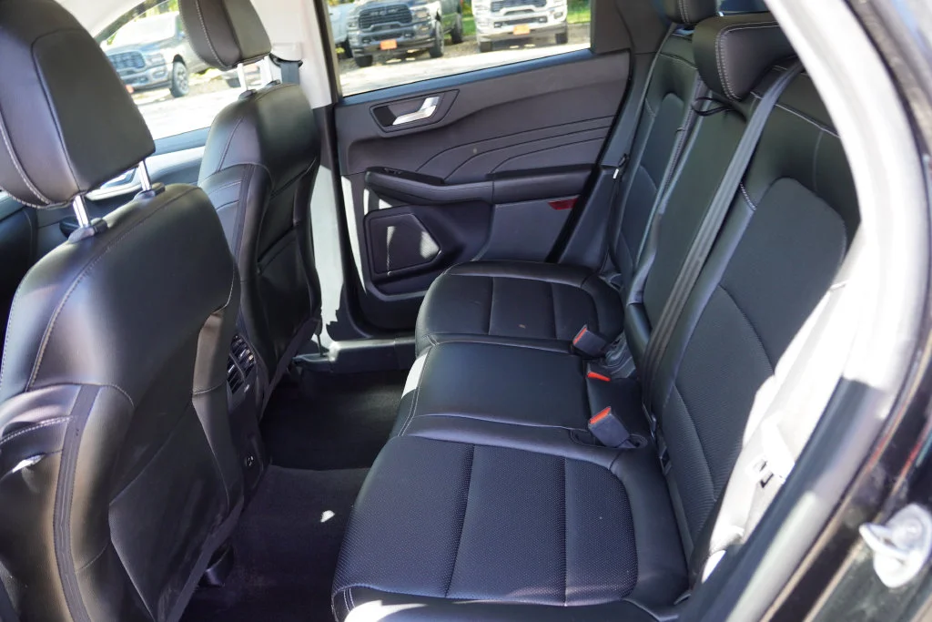 Used 2022 Agate Black Metallic Ford SEL image 17