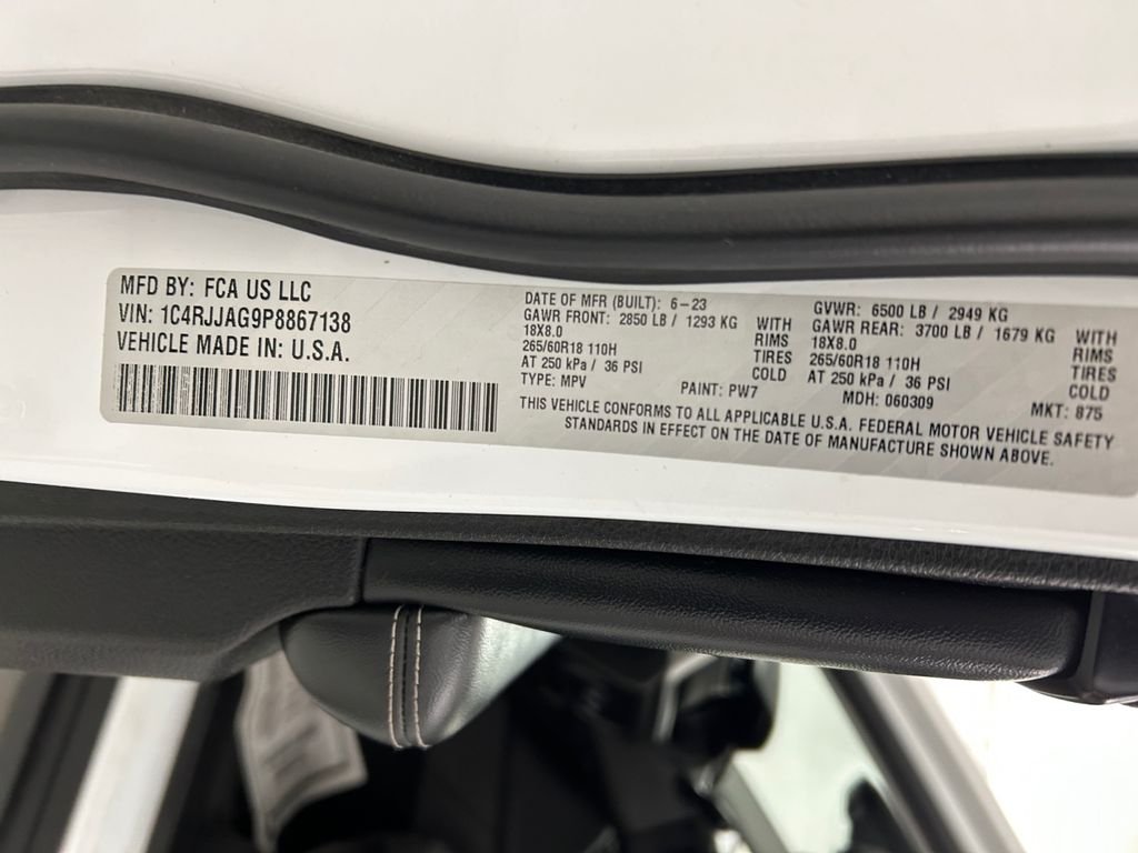 Used 2023 White Jeep Laredo image 20