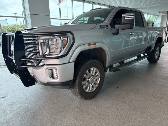 Used 2022 Quicksilver Metallic GMC Denali image 3