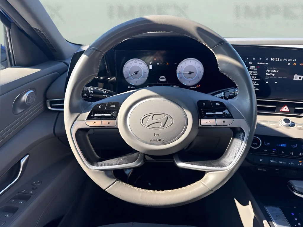 Used 2025 Blue Hyundai SEL Convenience image 13