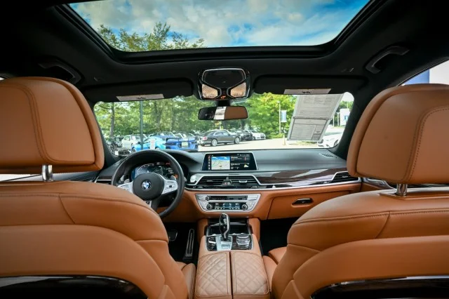 Used 2022 WHITE BMW 750i xDrive image 34